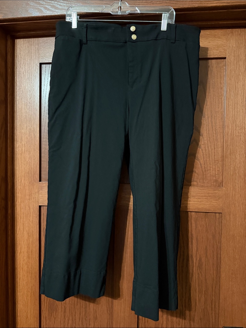 Chico's Black Cropped Dress Capris
